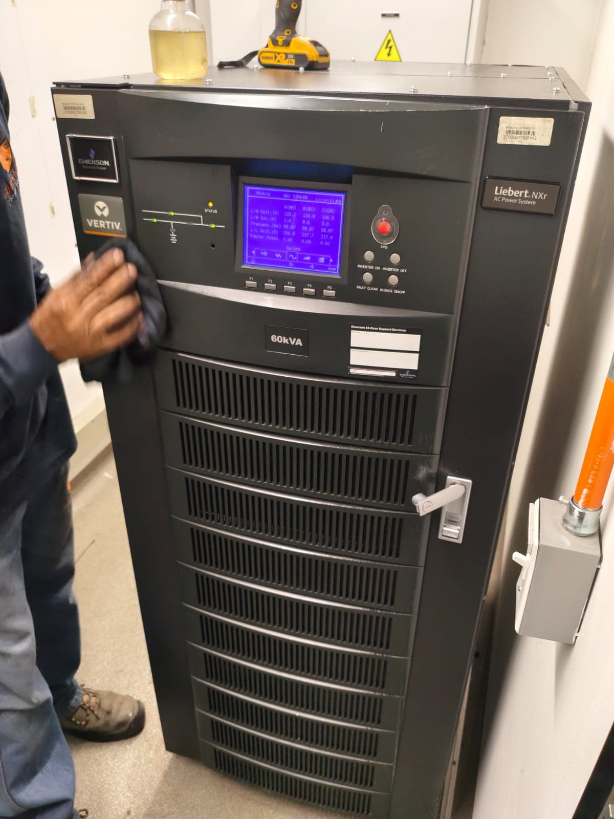 UPS Vertiv para respaldo energético empresarial